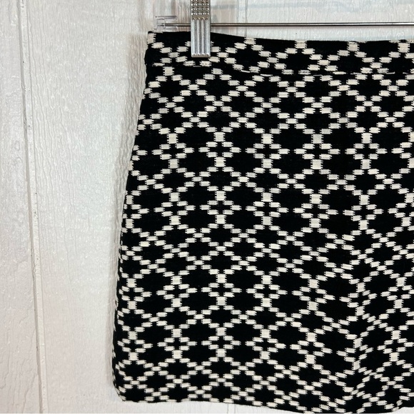 Mango Black and White Mini Skirt Size 2 - Picture 5 of 10
